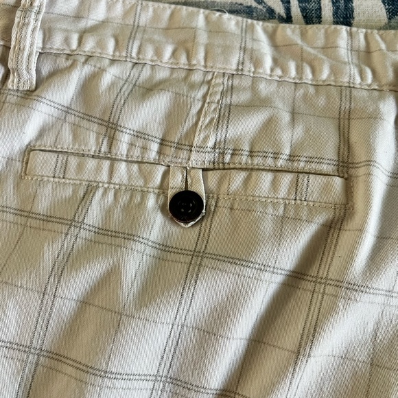 Quiksilver shorts - Picture 9 of 10